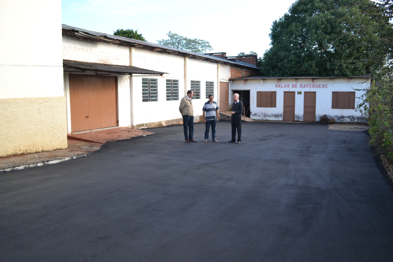 Andres entrega obras no acesso ao Salão Paroquial do Bairro Braga